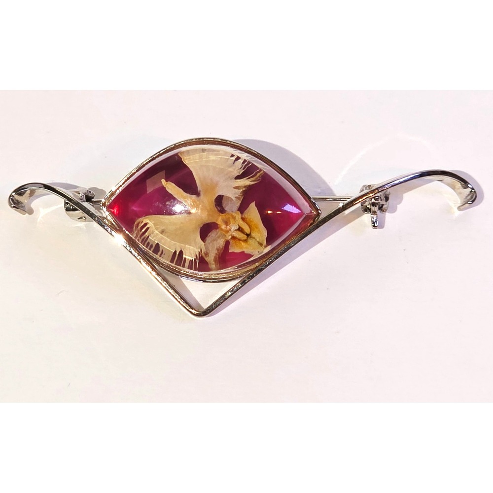 Vintage Silver Tone Feather Bird Art Clear Lucite Resin Modernist Brooch Pin